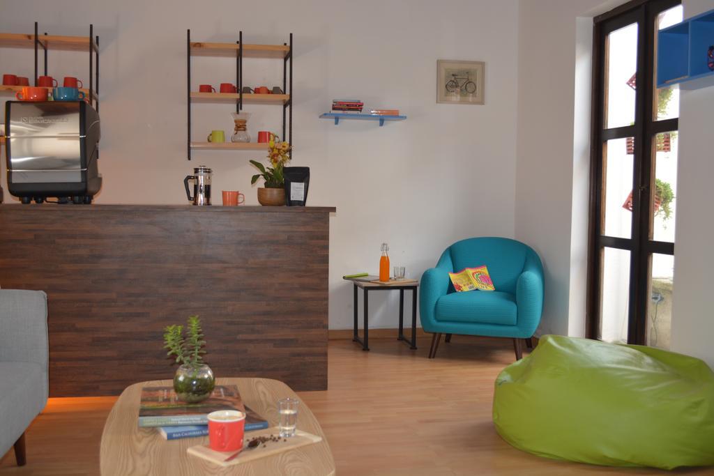 Luna Maya Hostel & Wellness Antigua Exteriör bild